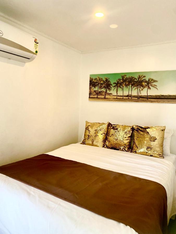 Makati Isabela Luxury Manila Exterior foto