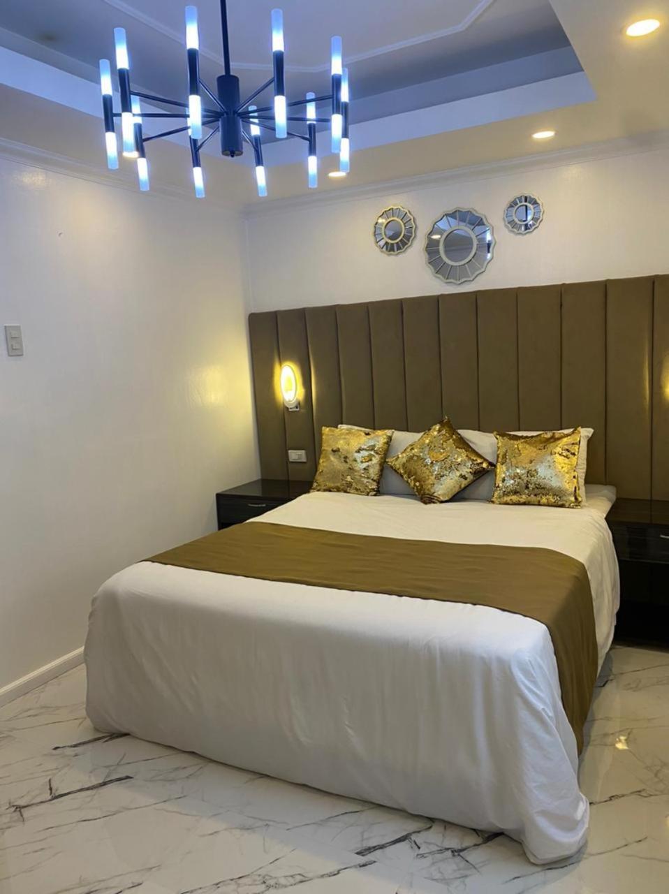 Makati Isabela Luxury Manila Exterior foto