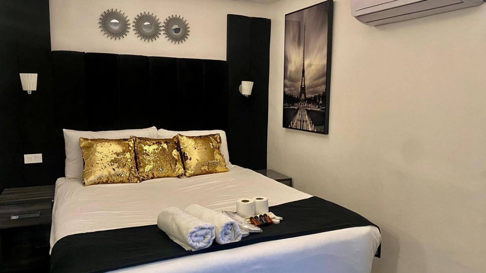 Makati Isabela Luxury Manila Exterior foto