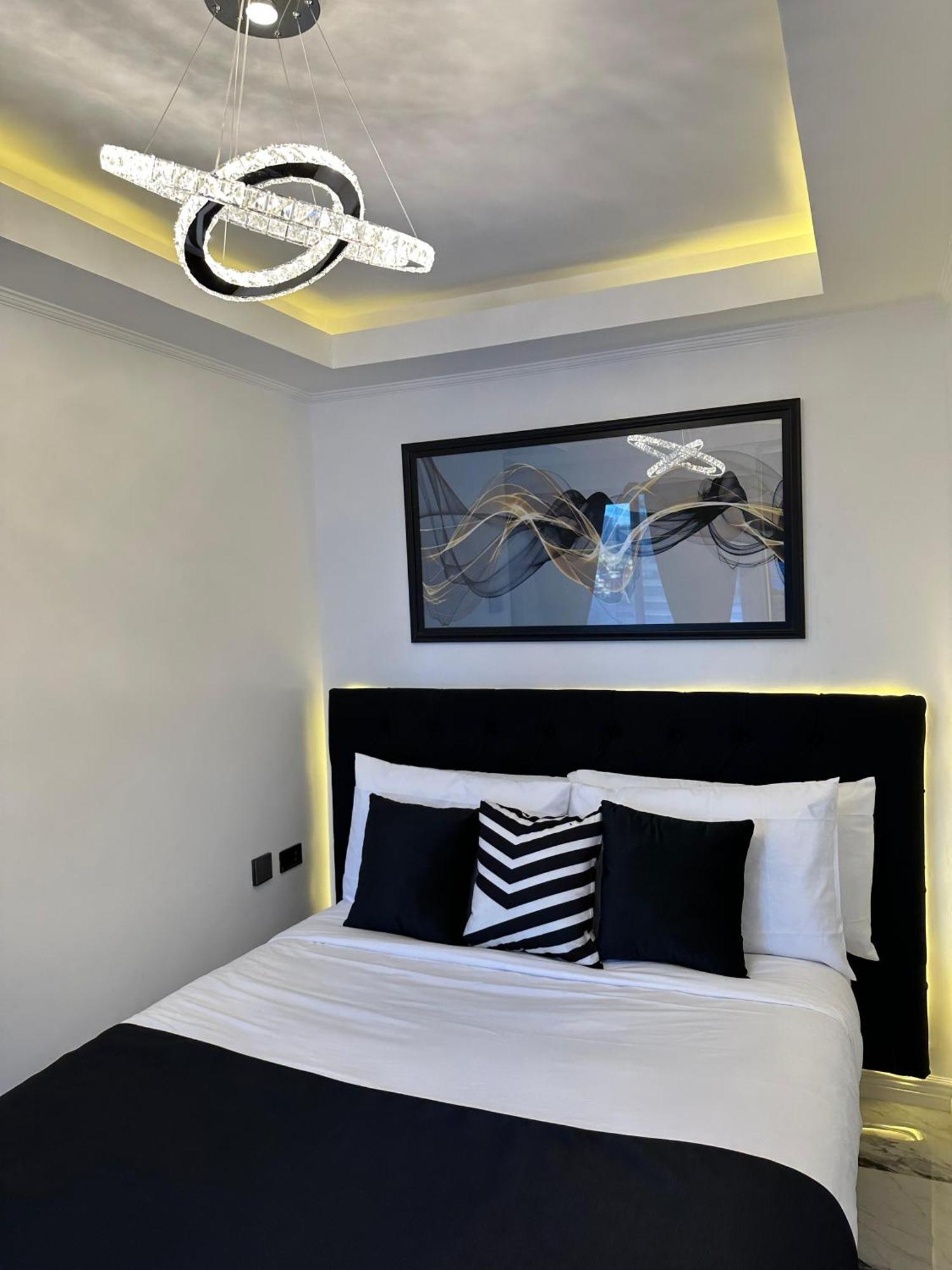 Makati Isabela Luxury Manila Exterior foto